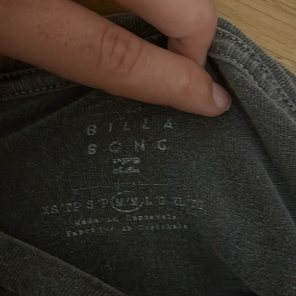 Grey Billabong Oversized Tee Size Medium - Picture 3 of 3